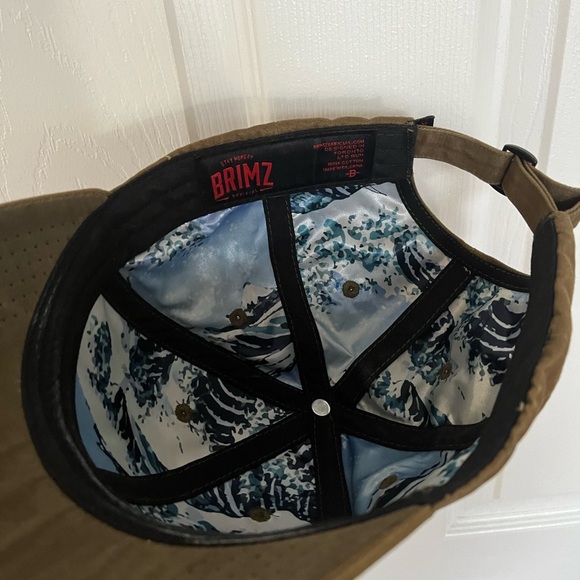 Brimz Unisex adjustable cap 6 represents Toronto - Picture 4 of 5